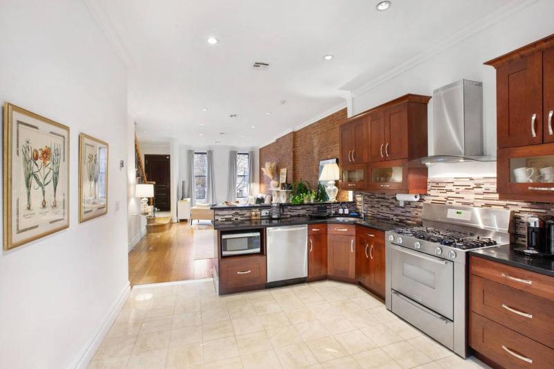 Luxury Oasis in Manhattan - image 11