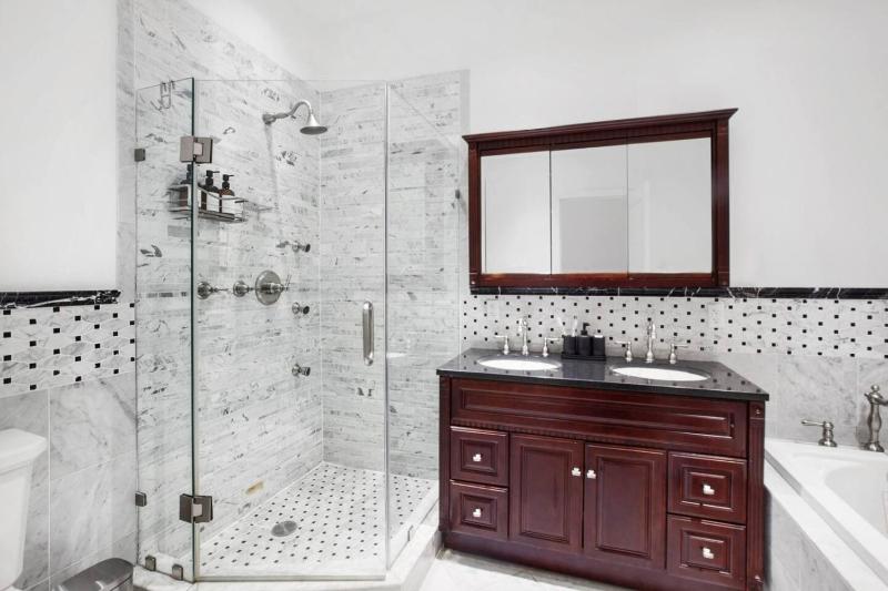 Luxury Oasis in Manhattan - image 14