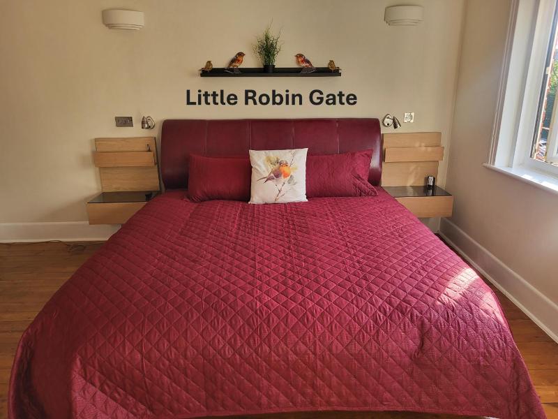 Little Robin Gate - Free Parking - Central - 10 min Walk to Train Station - image 22