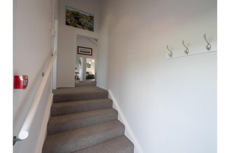 Handy Hideaway - on Main in Tawa - image 5