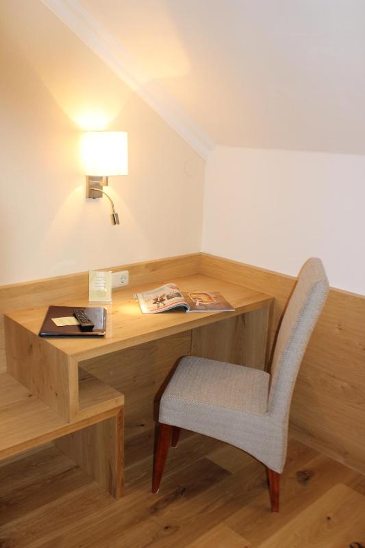Deluxe Double Room image 4