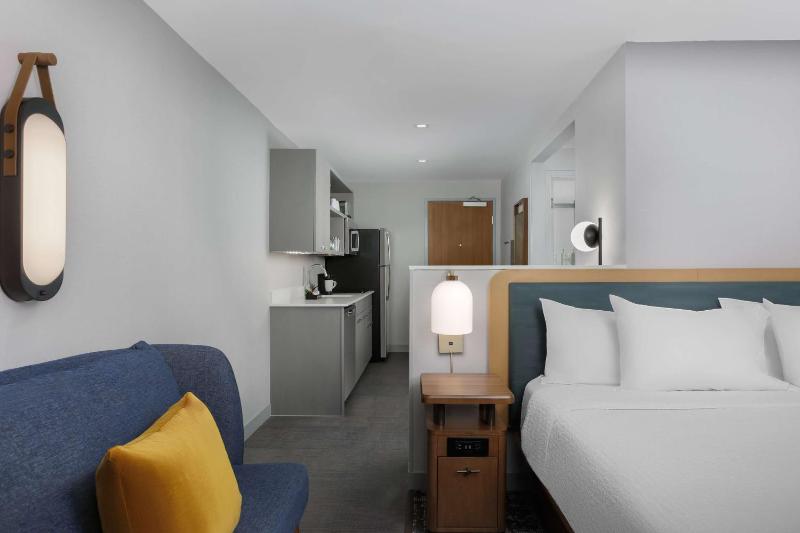 Efficiency King Suite  image 1