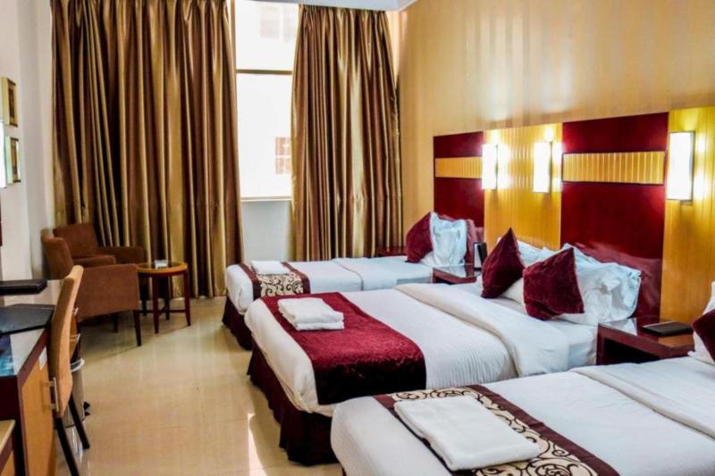 Standard Triple Room image 3