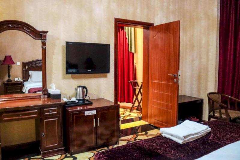 Executive Suite image 4