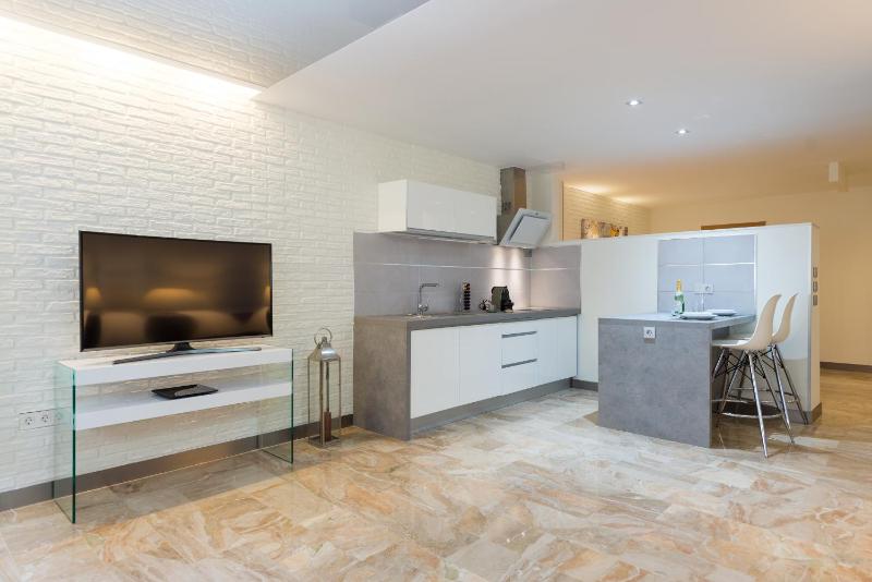 Suites Garden Loft Picasso - image 8