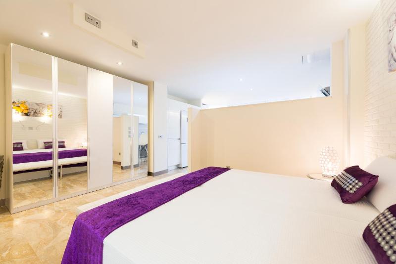 Suites Garden Loft Picasso - image 2
