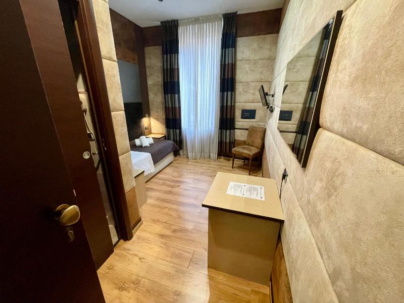Single Room image 2
