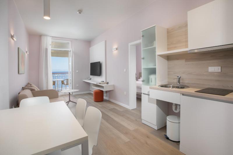 Apartment with Sea View image 1