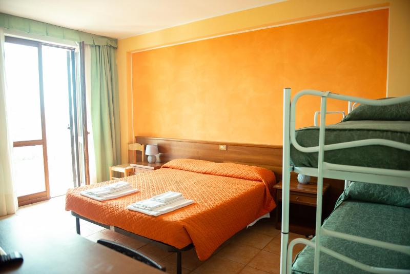Quadruple Room with Private Bathroom image 2