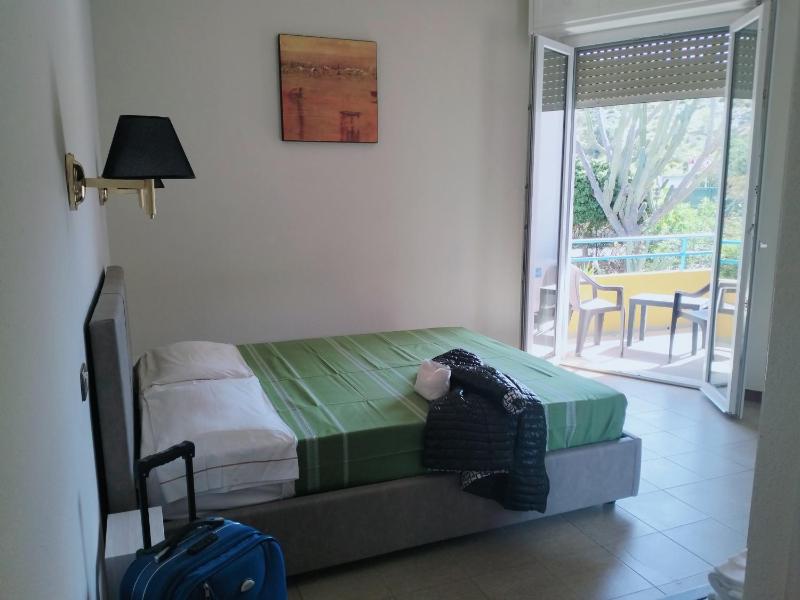 Double or Twin Room image 3