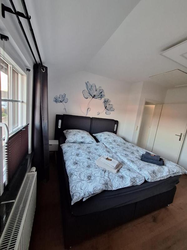 One-Bedroom Apartment image 3
