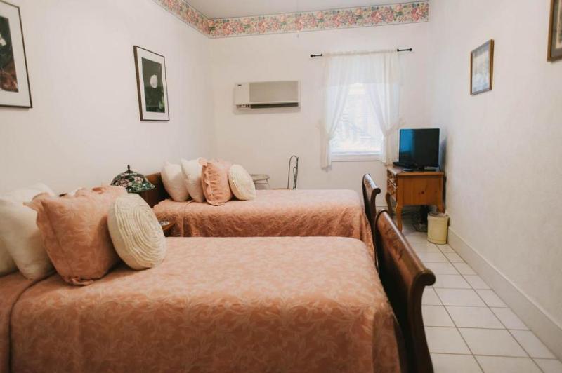 Standard Quadruple Room image 1