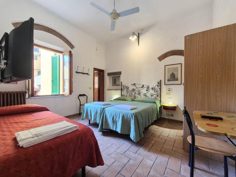 Triple Room image 4