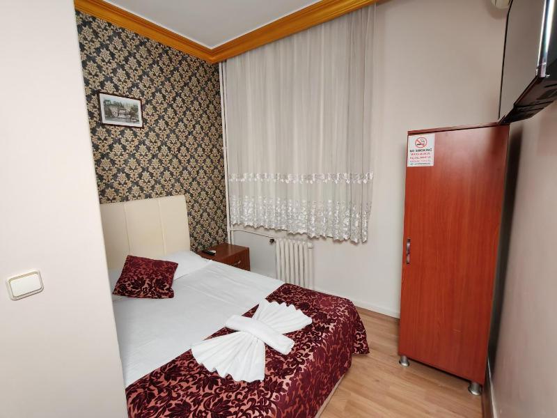 Single Room image 3