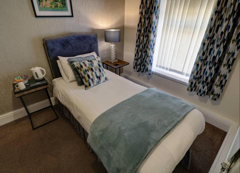 Standard Single Room with Shower image 2