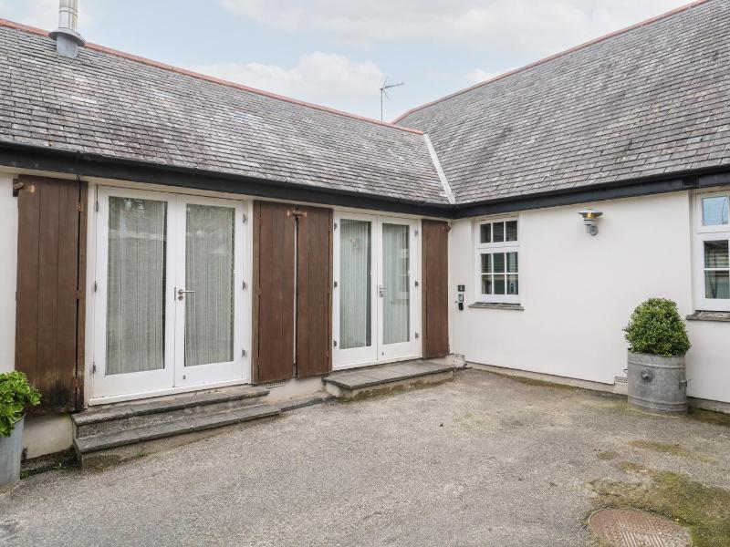 No 3 The Hinges - image 6