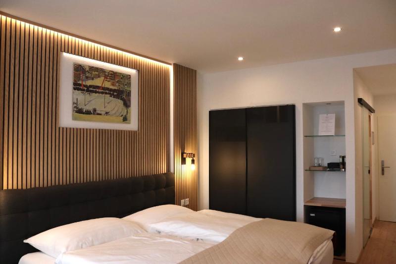 Deluxe Double Room image 4