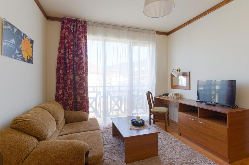 One-Bedroom Apartment image 3