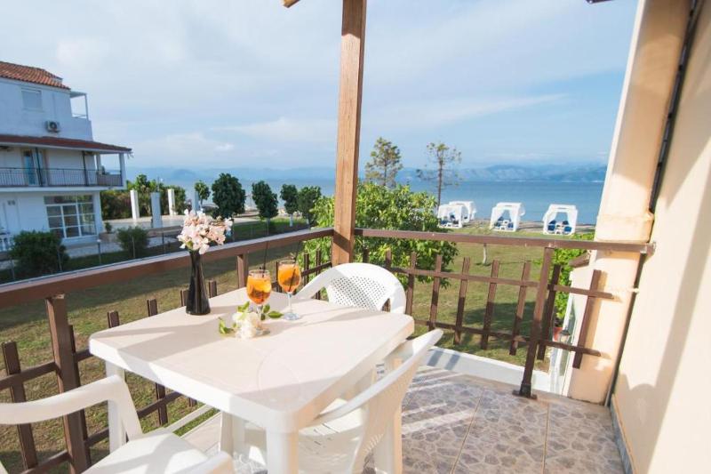 Seaside Apartment - Upper Floor image 4