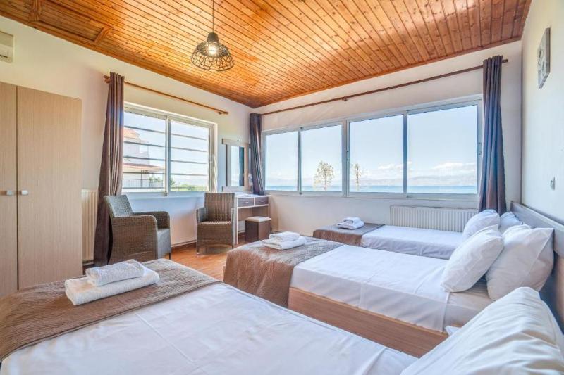 Seaside Apartment - Upper Floor image 1