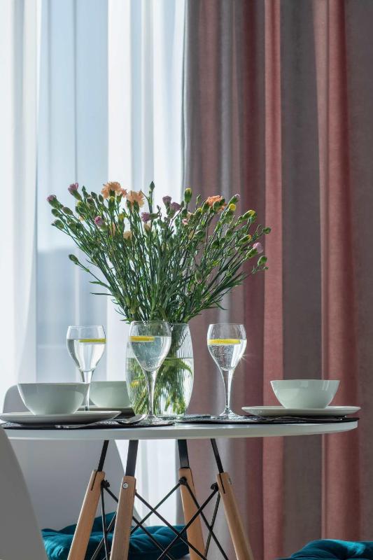 Cozy Studio with River View Spadochroniarzy with Parking & SPA by Noclegi Renters - image 4