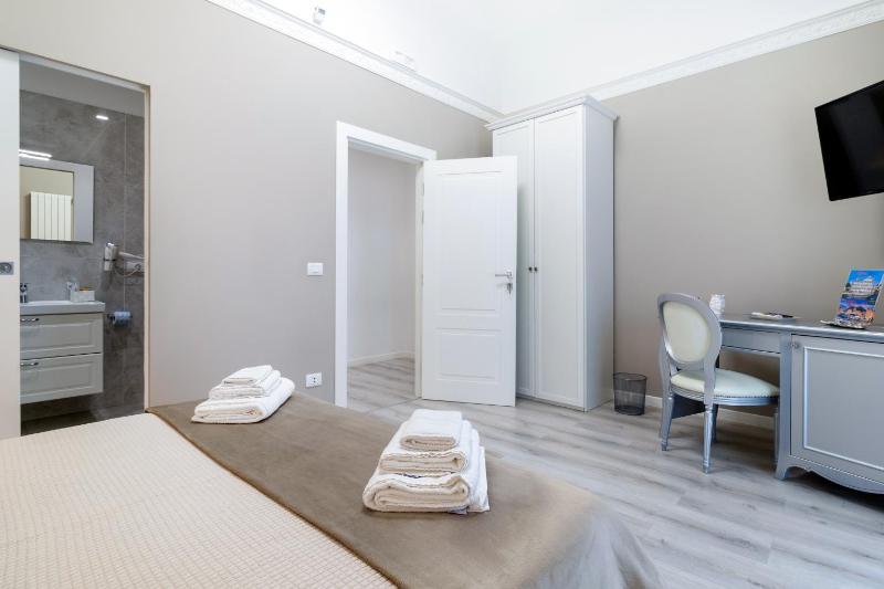 Heart City Rooms - image 8