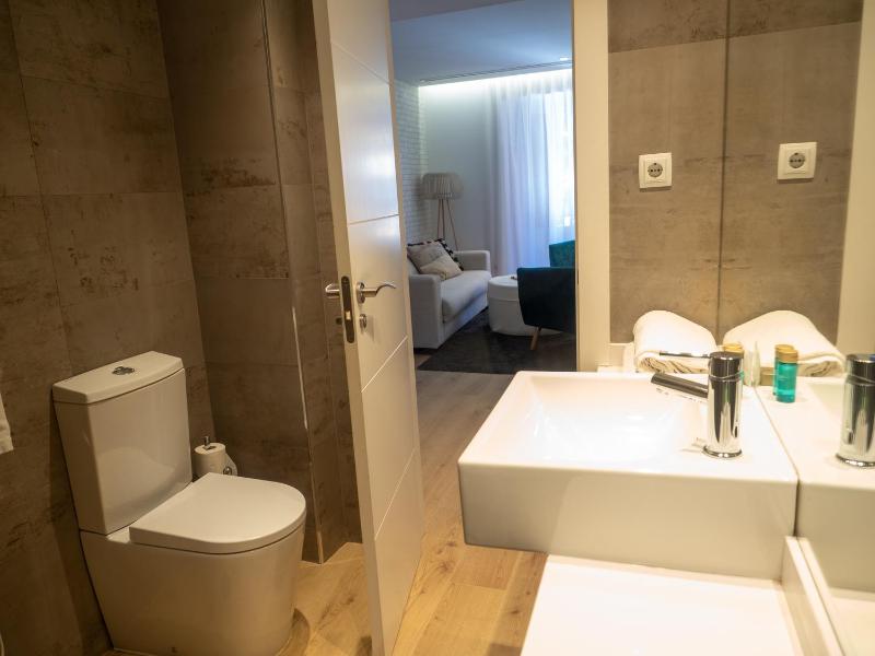 One-Bedroom Superior Apartment image 4