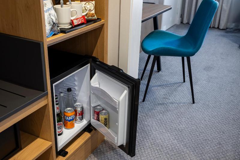 Super King Premium with Stocked Mini Bar image 3