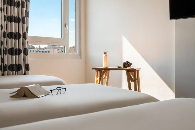 Standard Triple Room image 2