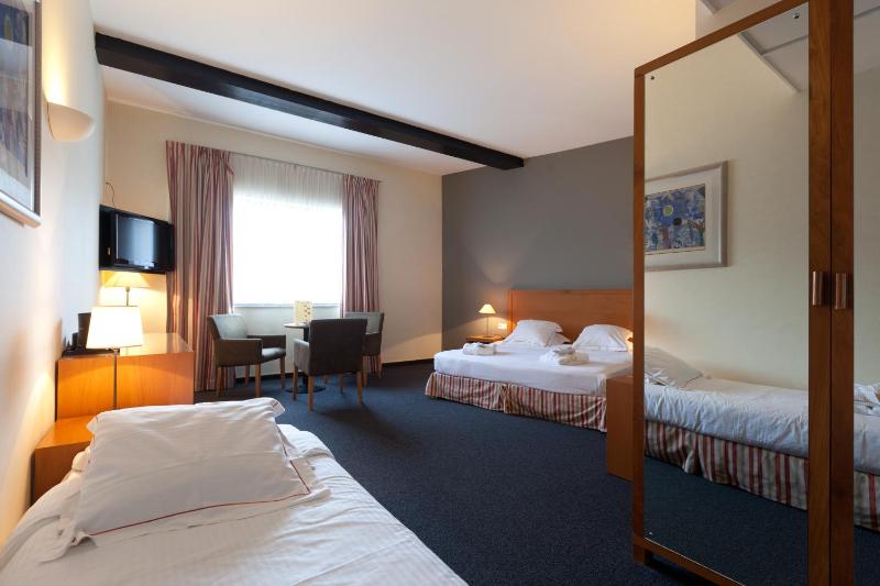 Executive Double or Twin Room image 3