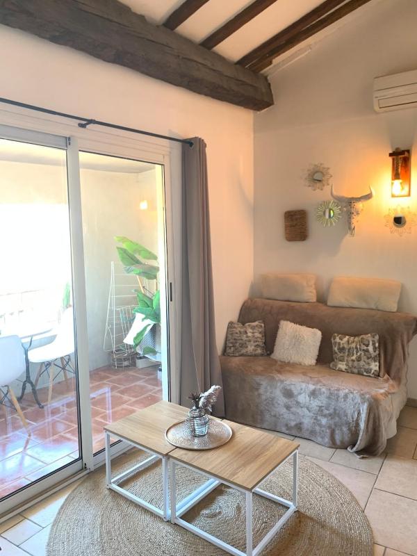 One-Bedroom Apartment with Balcony image 4