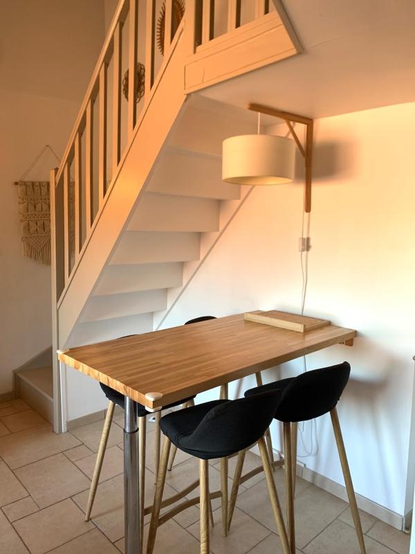 One-Bedroom Apartment with Balcony image 2