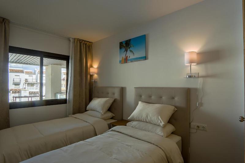 Beach side apartment La Duquesa - image 9