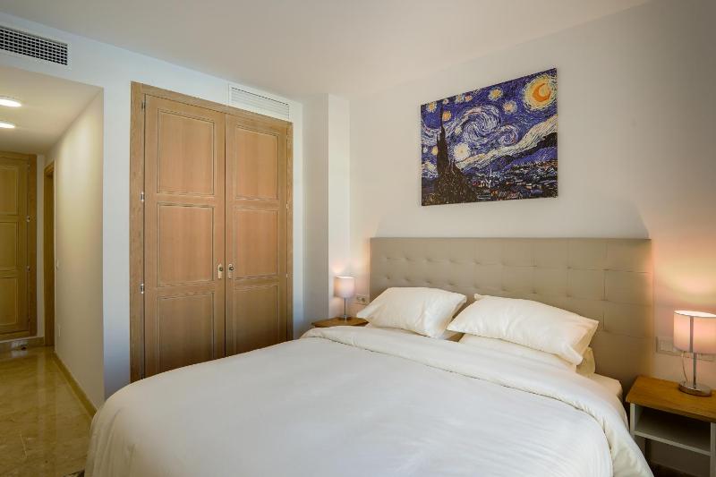 Beach side apartment La Duquesa - image 23