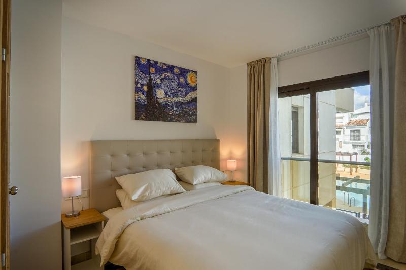 Beach side apartment La Duquesa - image 22