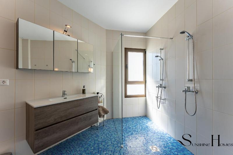 Seaview I 3BED I Sauna I Pool I Parking 60 - image 9