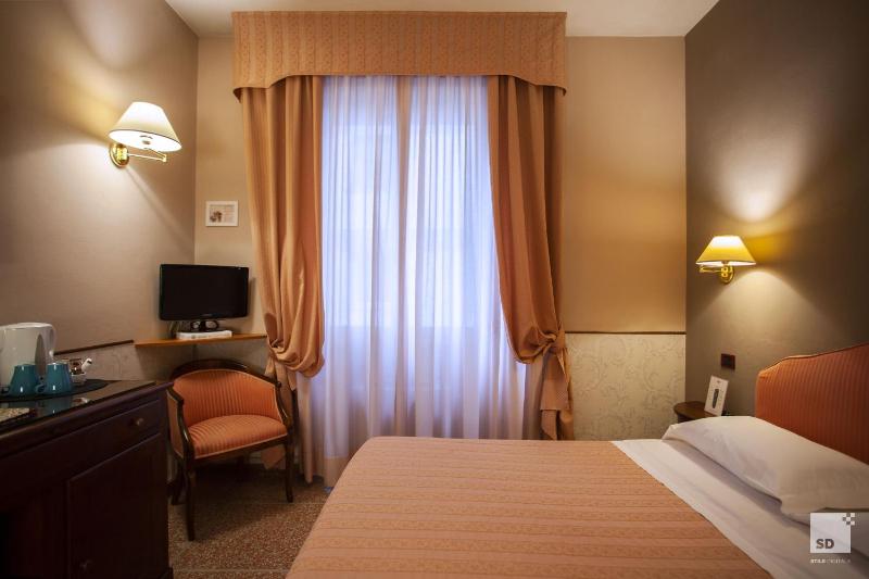 Superior Double Room image 2