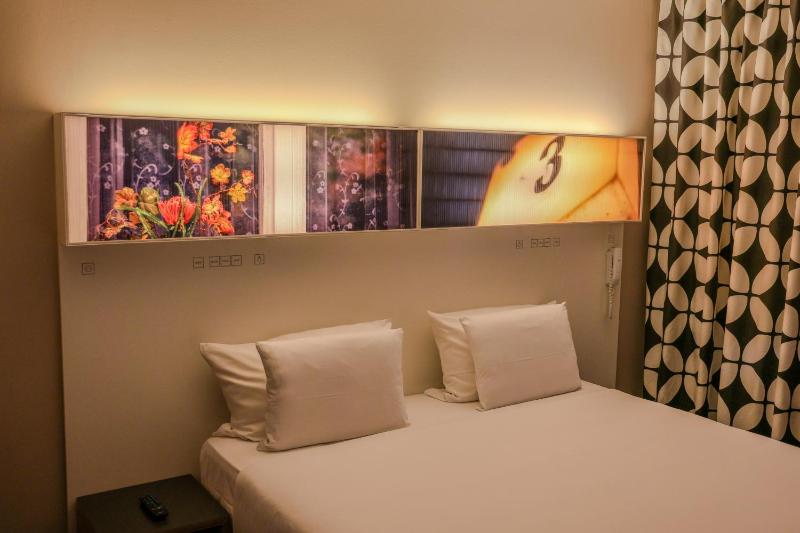 Budget Double Room image 4