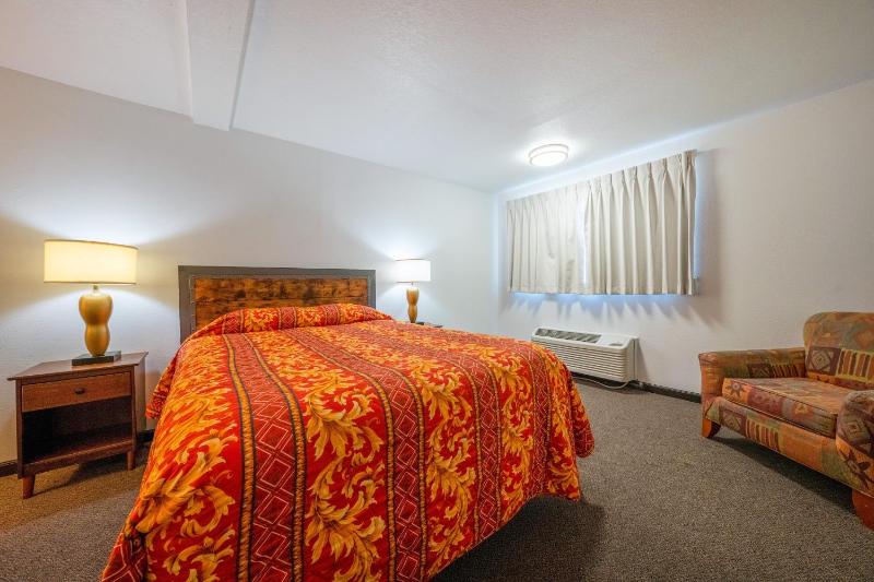 Unicorn Inn by OYO Portland - image 39