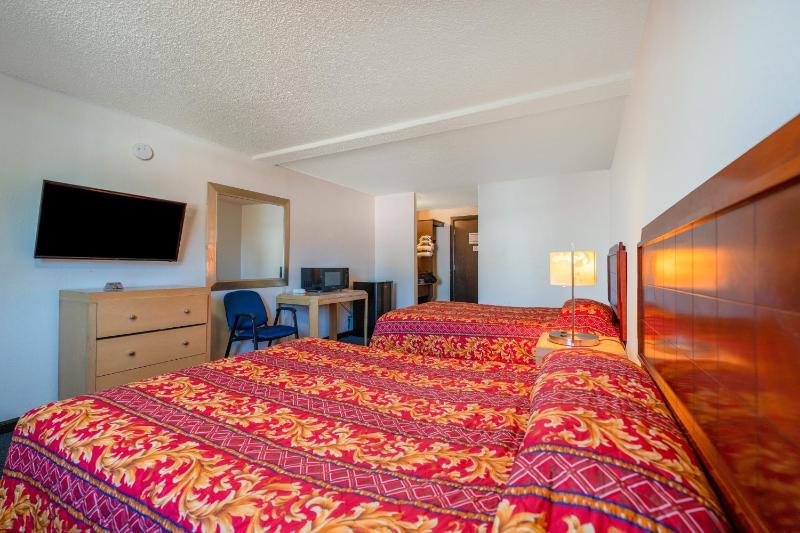Unicorn Inn by OYO Portland - image 24
