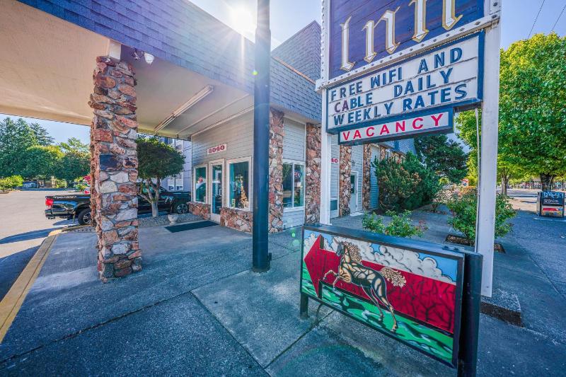 Unicorn Inn by OYO Portland - image 10