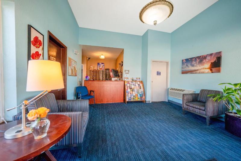 Unicorn Inn by OYO Portland - image 48