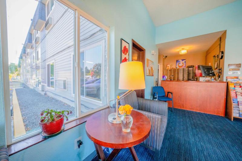 Unicorn Inn by OYO Portland - image 14