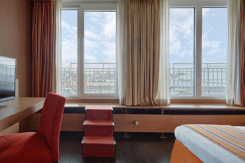 Single Room image 3