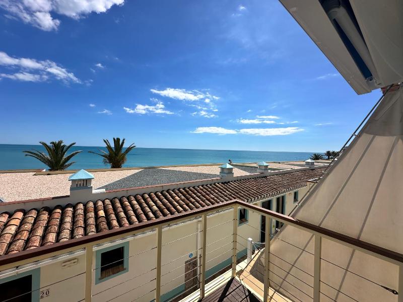 One-Bedroom Apartment with Sea View image 2