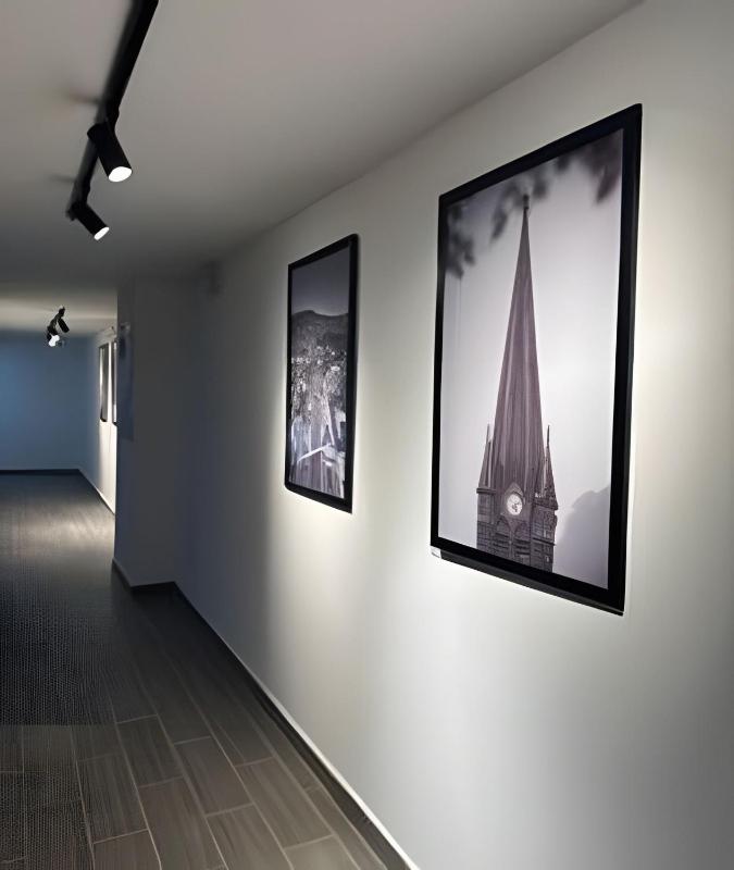 81 Living - image 12