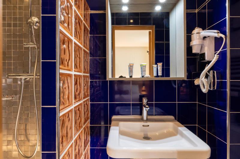 Superior Double Room image 3