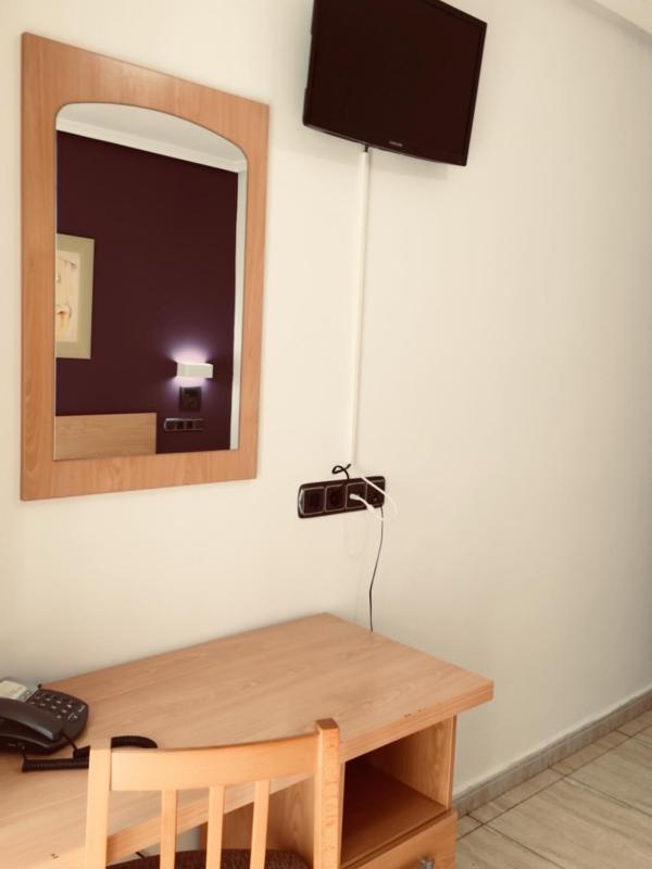 Triple Room image 2