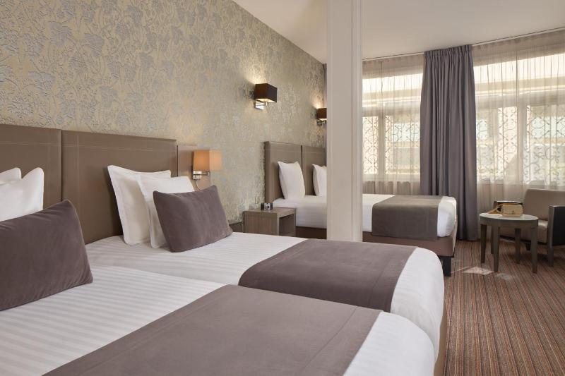 Quadruple Room image 1