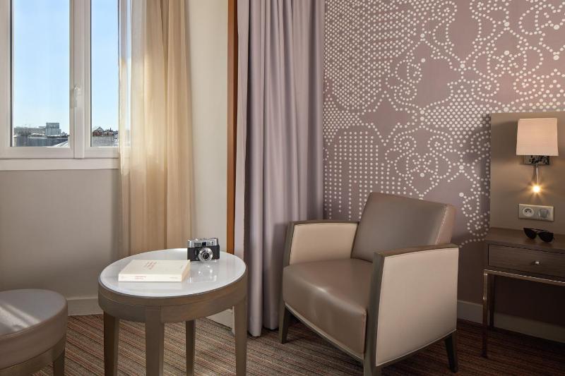 Superior Double Room image 3